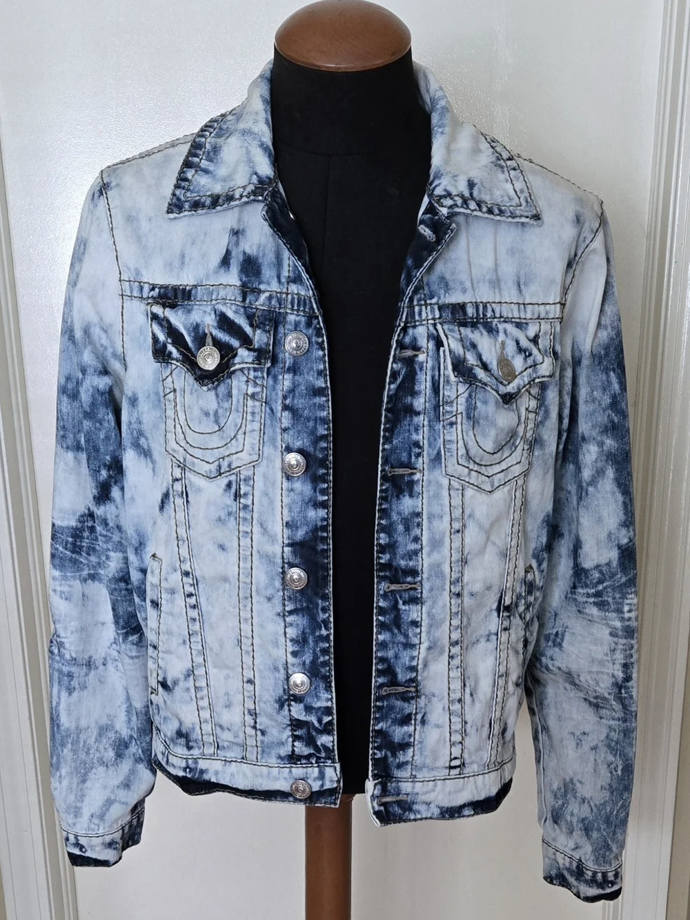 True Religion Denim Jacket Trucker Acid-Wash Size M Measurements in Description